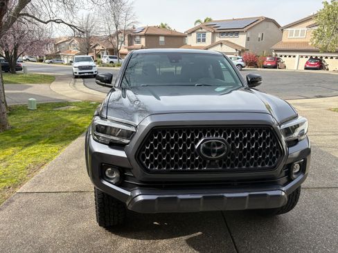 Used 2021 Toyota Tacoma Limited w/ Nightshade Package image 4