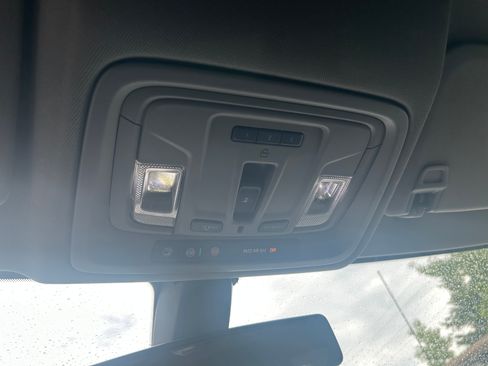 Used 2020 GMC Sierra 1500 SLE w/ SLE Value Package image 29