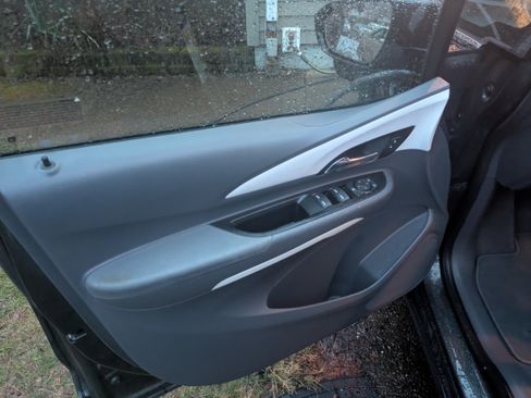 Used 2021 Chevrolet Bolt LT image 11