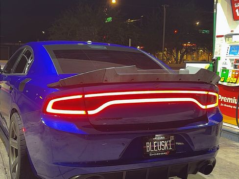 Used 2018 Dodge Charger SXT w/ Blacktop Package RWD image 4