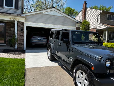 Used 2017 Jeep Wrangler Unlimited Sport w/ Quick Order Package 24S image 10