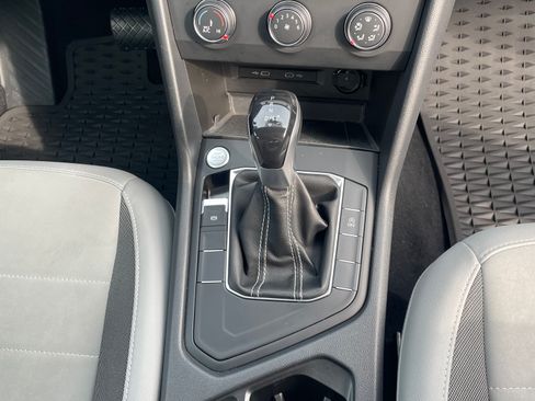 Used 2022 Volkswagen Taos SE image 13