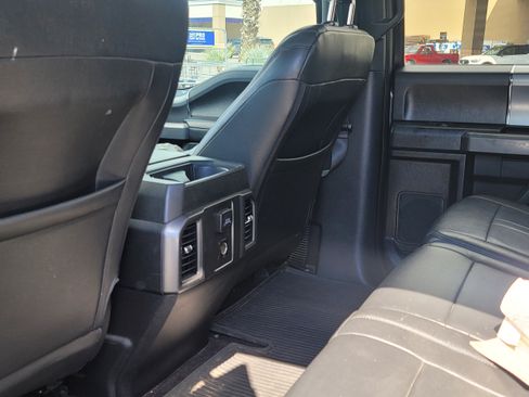 Used 2016 Ford F150 XLT w/ Equipment Group 302A Luxury image 8