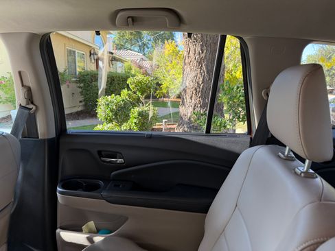 Used 2018 Honda Pilot EX-L image 12