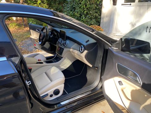 Used 2016 Mercedes-Benz CLA 250 image 5