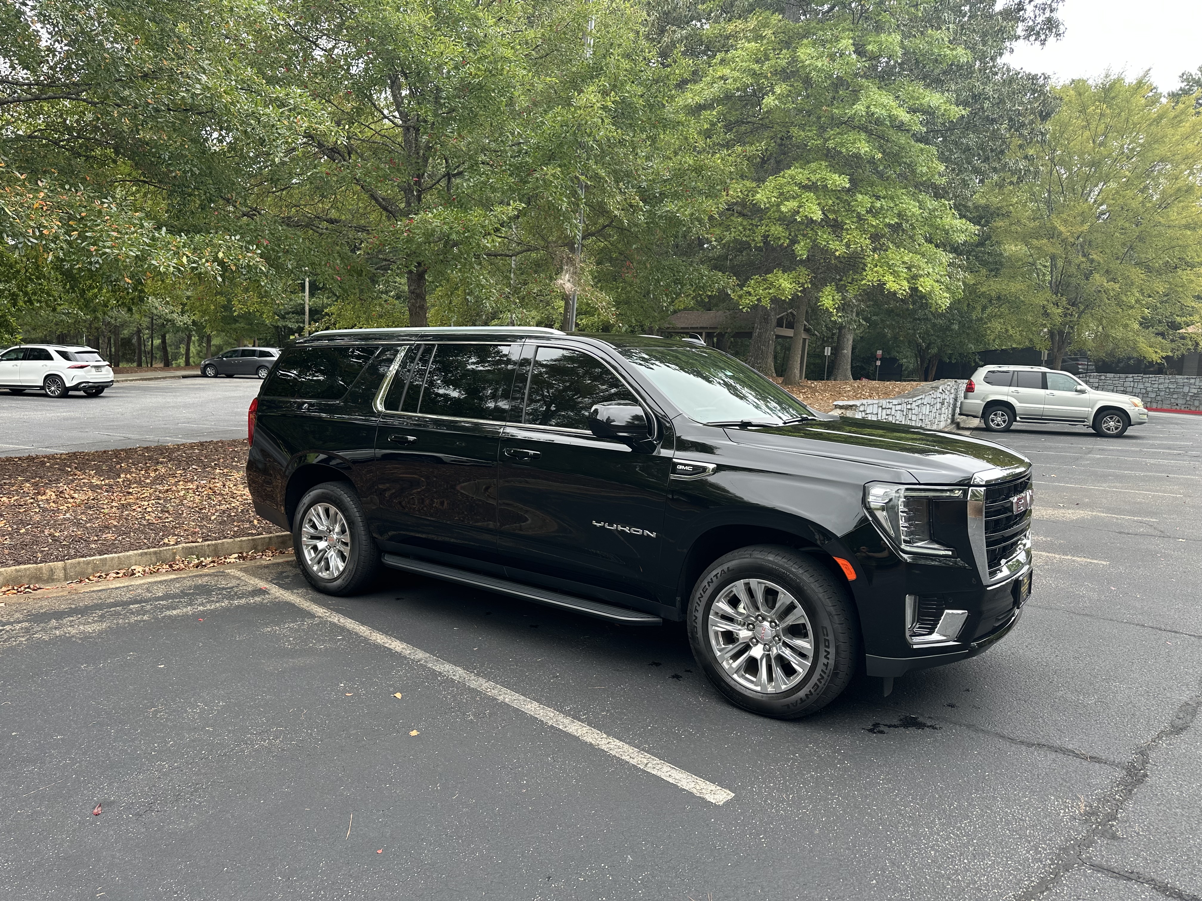 Used 2024 GMC Yukon XL SLE w/ Gmc Pro Safety Plus Package AWD/4WD image 4