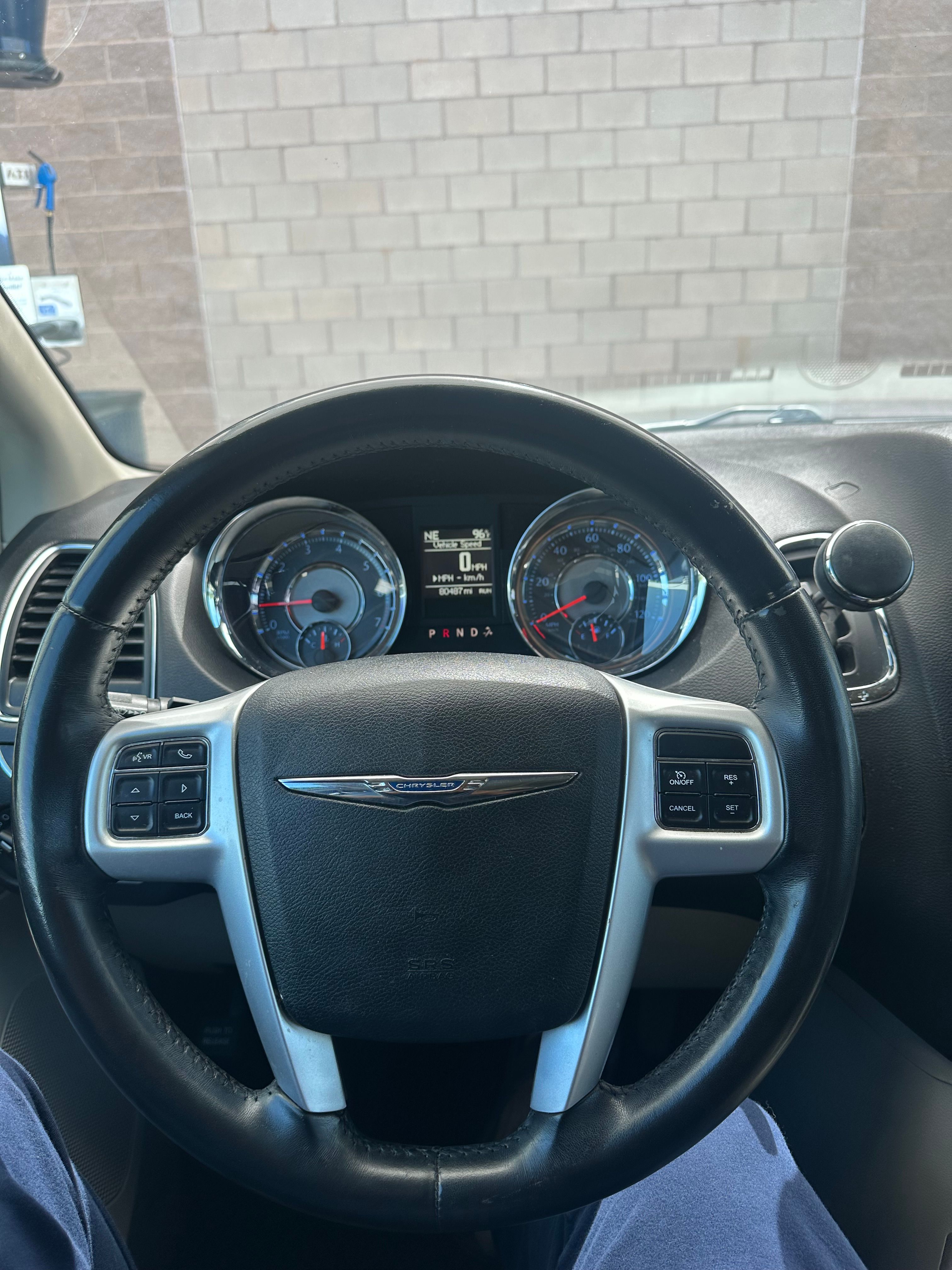 Used 2016 Chrysler Town & Country Touring FWD image 5