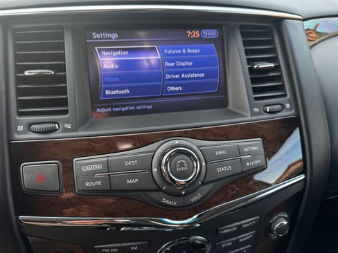 Used 2013 INFINITI QX56 4WD w/ Deluxe Touring Pkg image 6