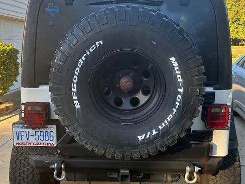 Used 2001 Jeep Wrangler Sahara image 2