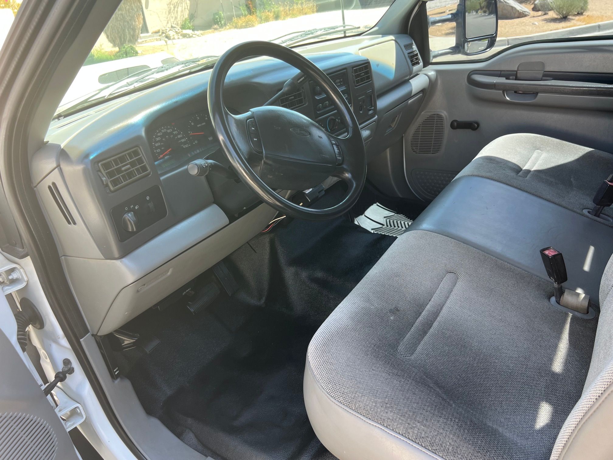 Used 2002 Ford F350 2WD Regular Cab DRW Super Duty image 17