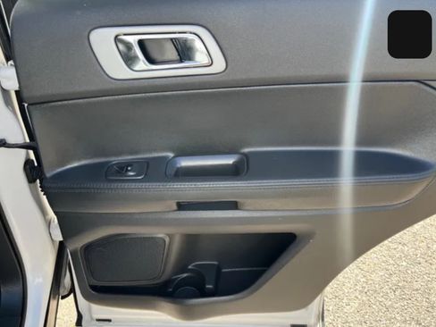 Used 2014 Ford Explorer XLT w/ Equipment Group 202A image 6