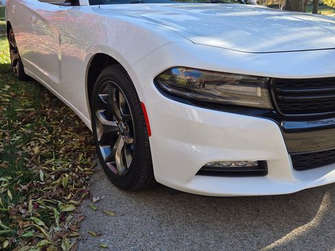 Used 2015 Dodge Charger SXT w/ Plus Group image 4