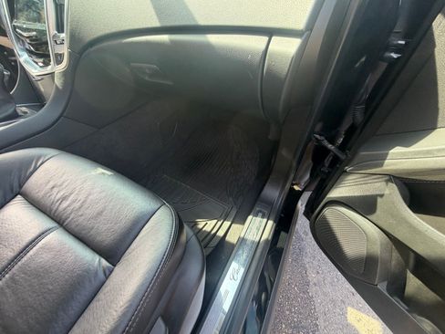 Used 2014 Cadillac SRX FWD image 2