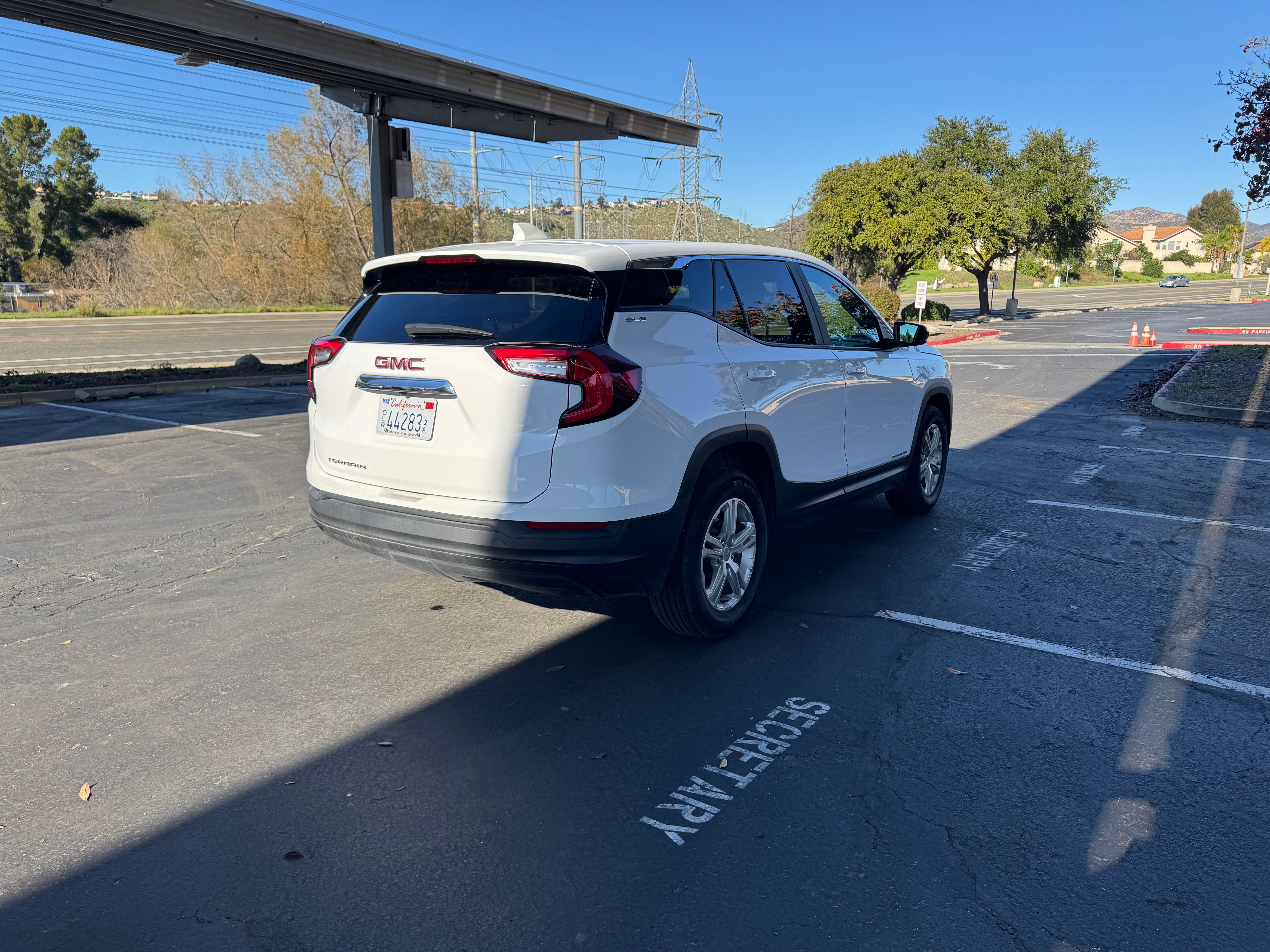 Used 2024 GMC Terrain SLE FWD image 6