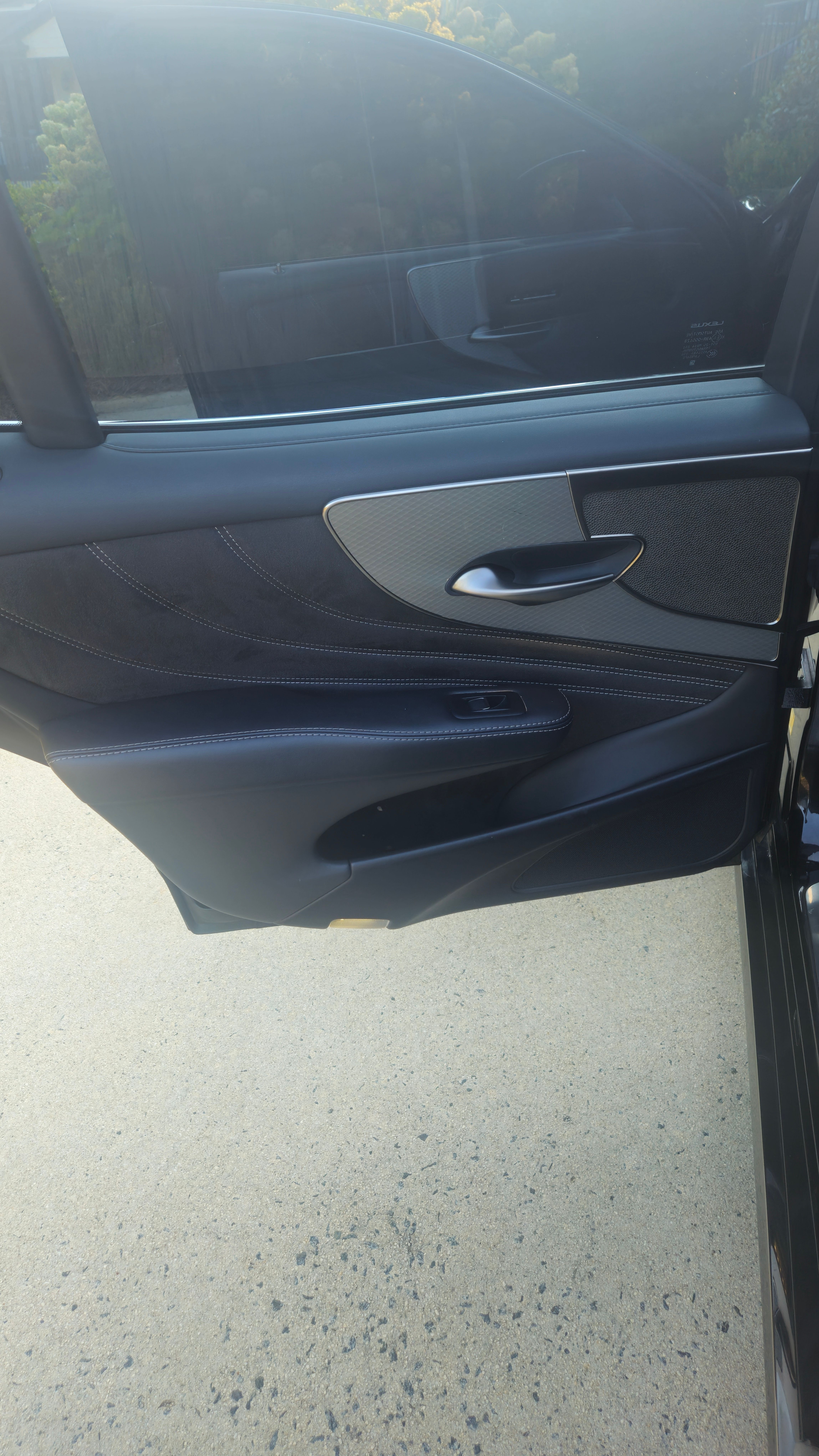 Used 2019 Lexus LS 500 F Sport w/ Accessory Package (Z2) AWD/4WD image 21