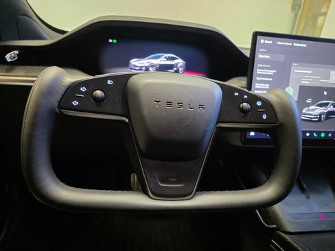 Used 2022 Tesla Model S Plaid image 16