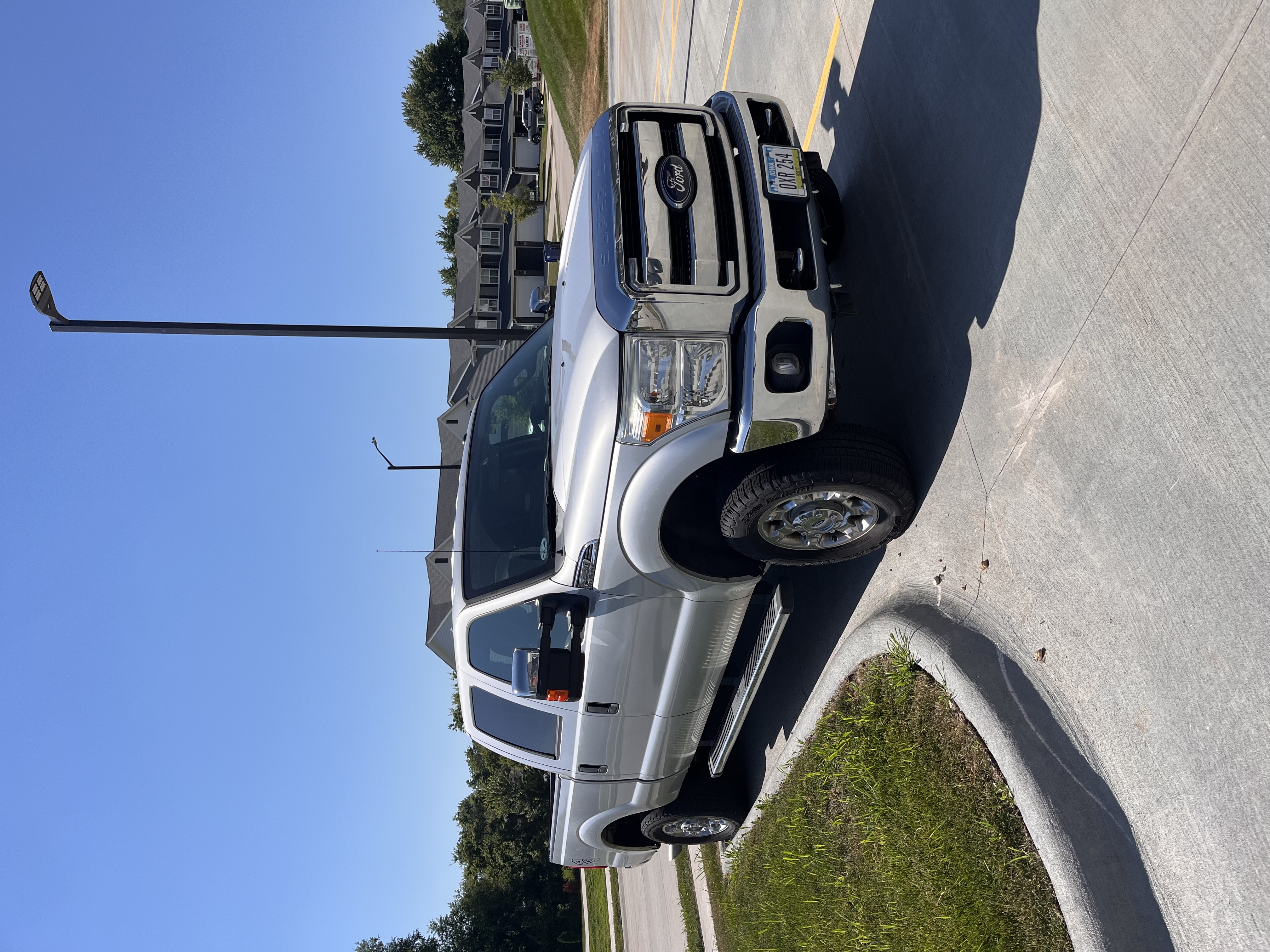 Used 2015 Ford F250 XLT w/ XLT Premium Package AWD/4WD image 2