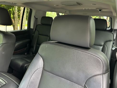 Used 2019 GMC Yukon XL SLT w/ Open Road Package RWD image 10