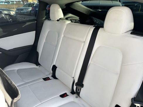 Used 2021 Tesla Model Y Performance image 13