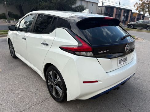 Used 2020 Nissan Leaf SV w/ SV Technology Package image 9