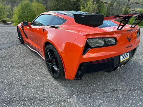 Used 2019 Chevrolet Corvette ZR1 RWD image 4