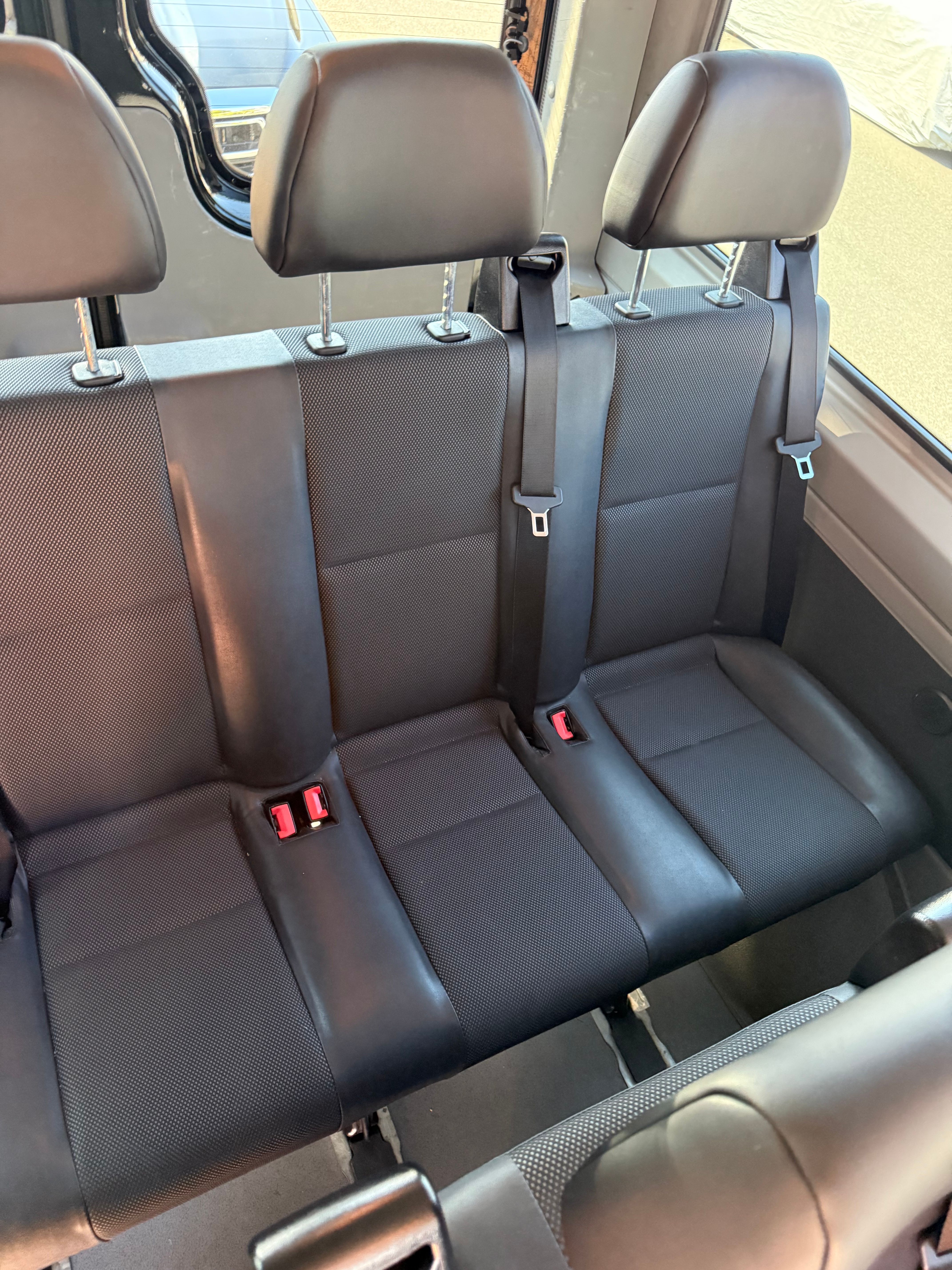 Used 2015 Mercedes-Benz Sprinter 2500 image 6
