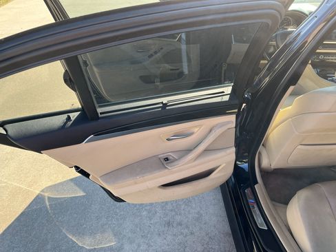 Used 2011 BMW 550i Sedan image 22