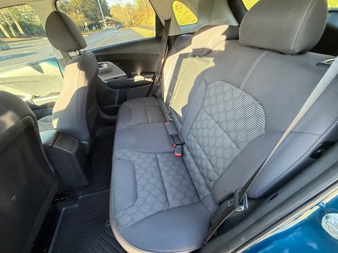 Used 2018 Kia Niro LX image 8