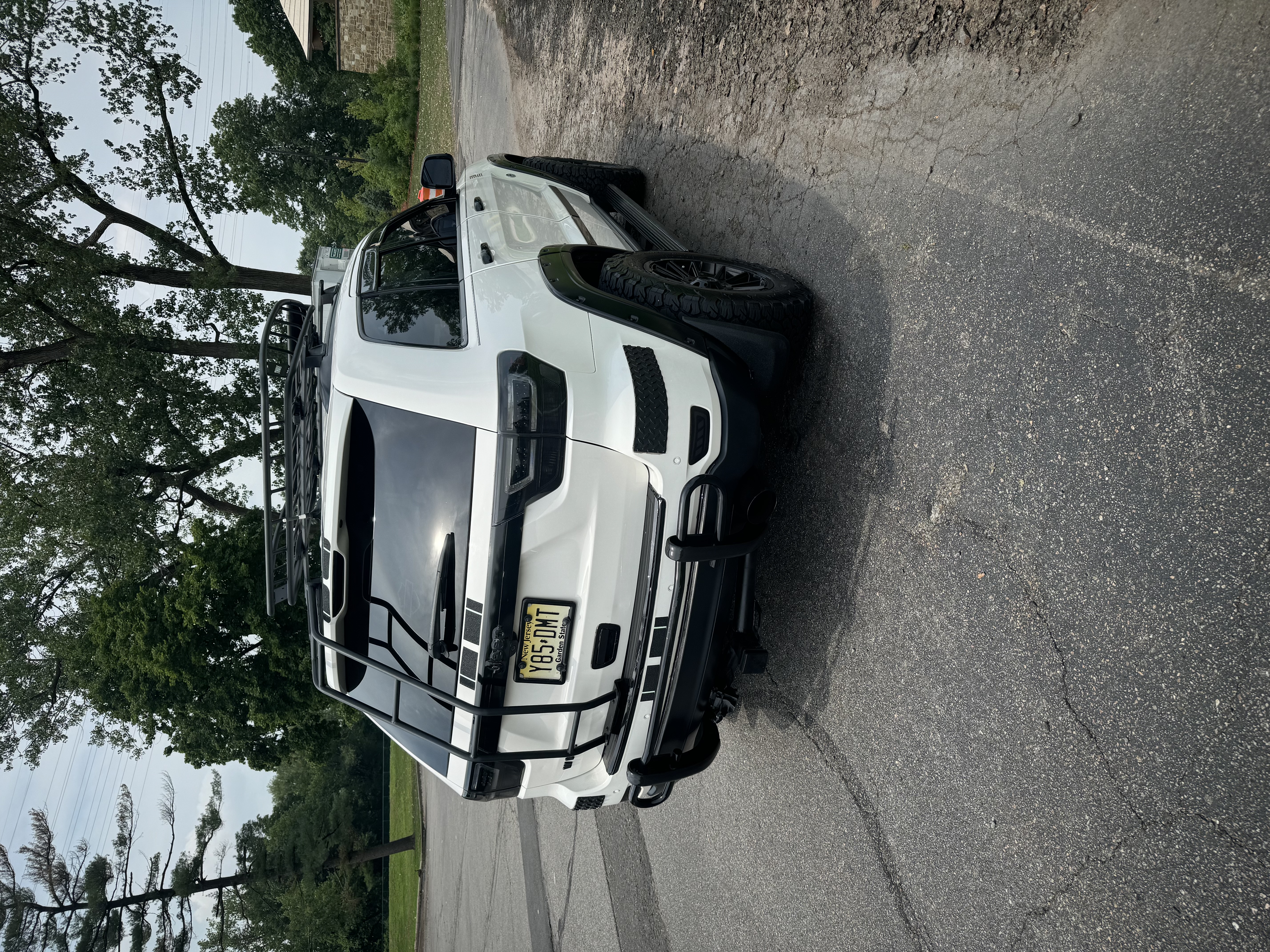 Used 2012 Jeep Grand Cherokee Laredo AWD/4WD image 4