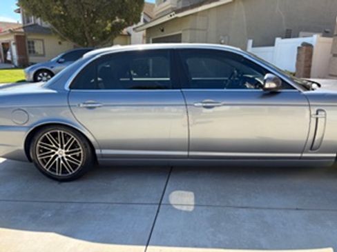 Used 2008 Jaguar XJ8 image 9