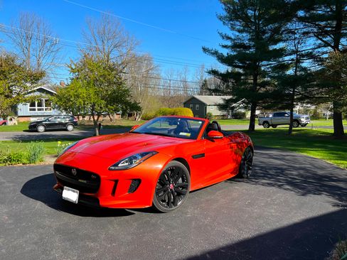 Used 2017 Jaguar F-TYPE S image 2