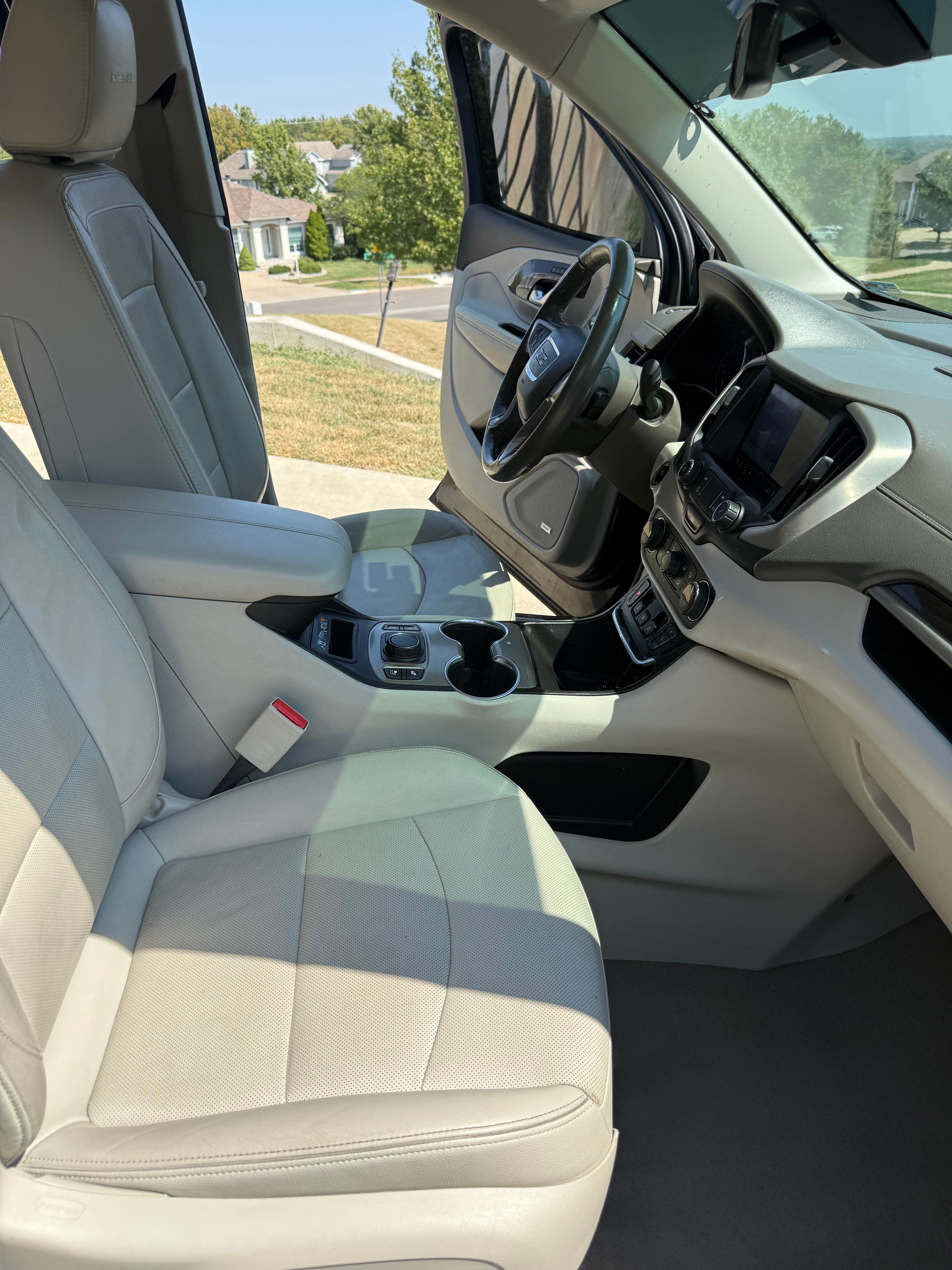 Used 2019 GMC Terrain Denali w/ Comfort Package FWD image 11