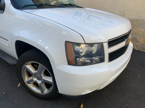 Used 2012 Chevrolet Suburban LT image 18