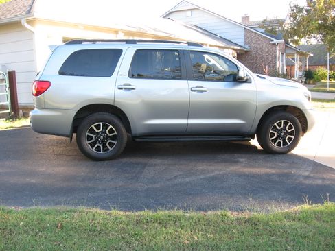 Used 2014 Toyota Sequoia SR5 image 5