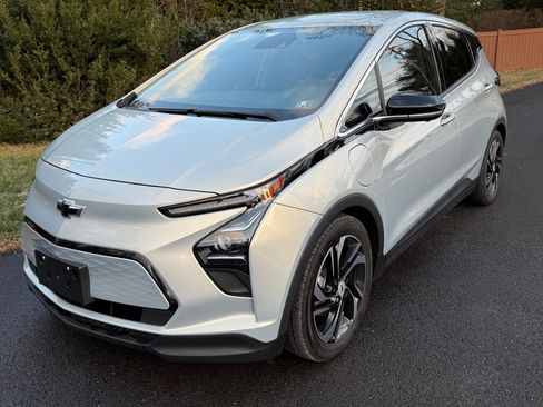 Used 2022 Chevrolet Bolt LT w/ Infotainment Package image 1