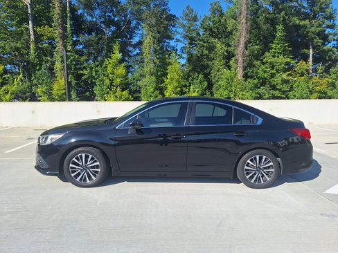 Used 2018 Subaru Legacy 2.5i Premium image 1