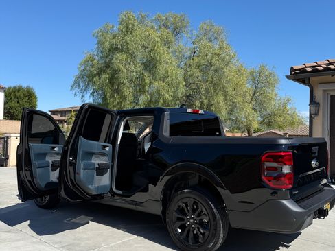 Used 2024 Ford Maverick Lariat w/ Black Appearance Package image 10