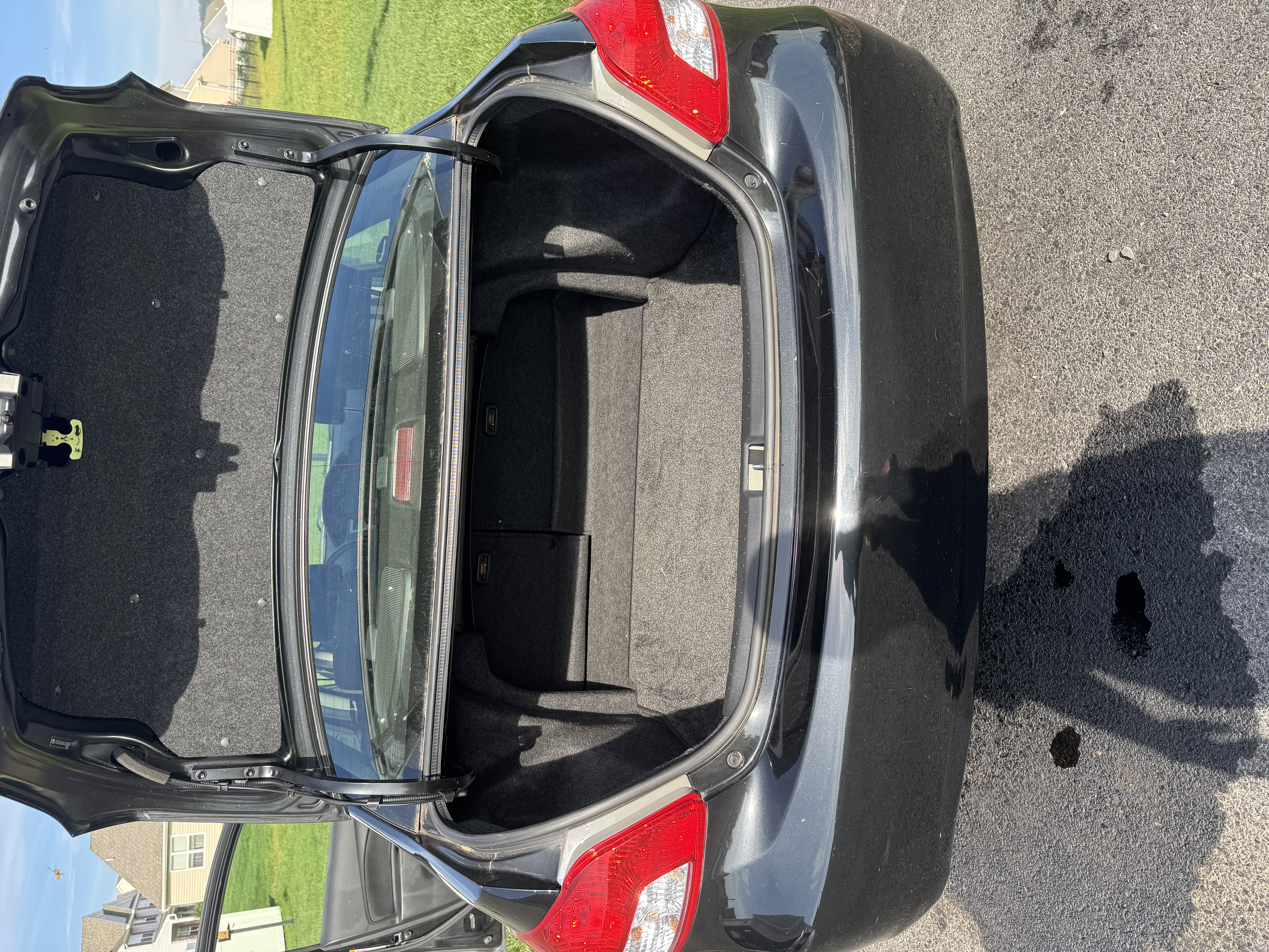Used 2010 Toyota Yaris Sedan w/ Convenience Pkg FWD image 6