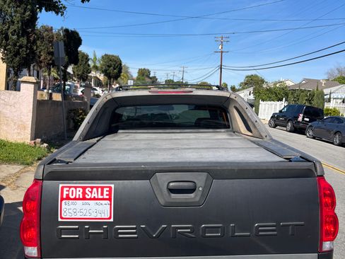 Used 2006 Chevrolet Avalanche LS w/ Sun And Sound Package image 14