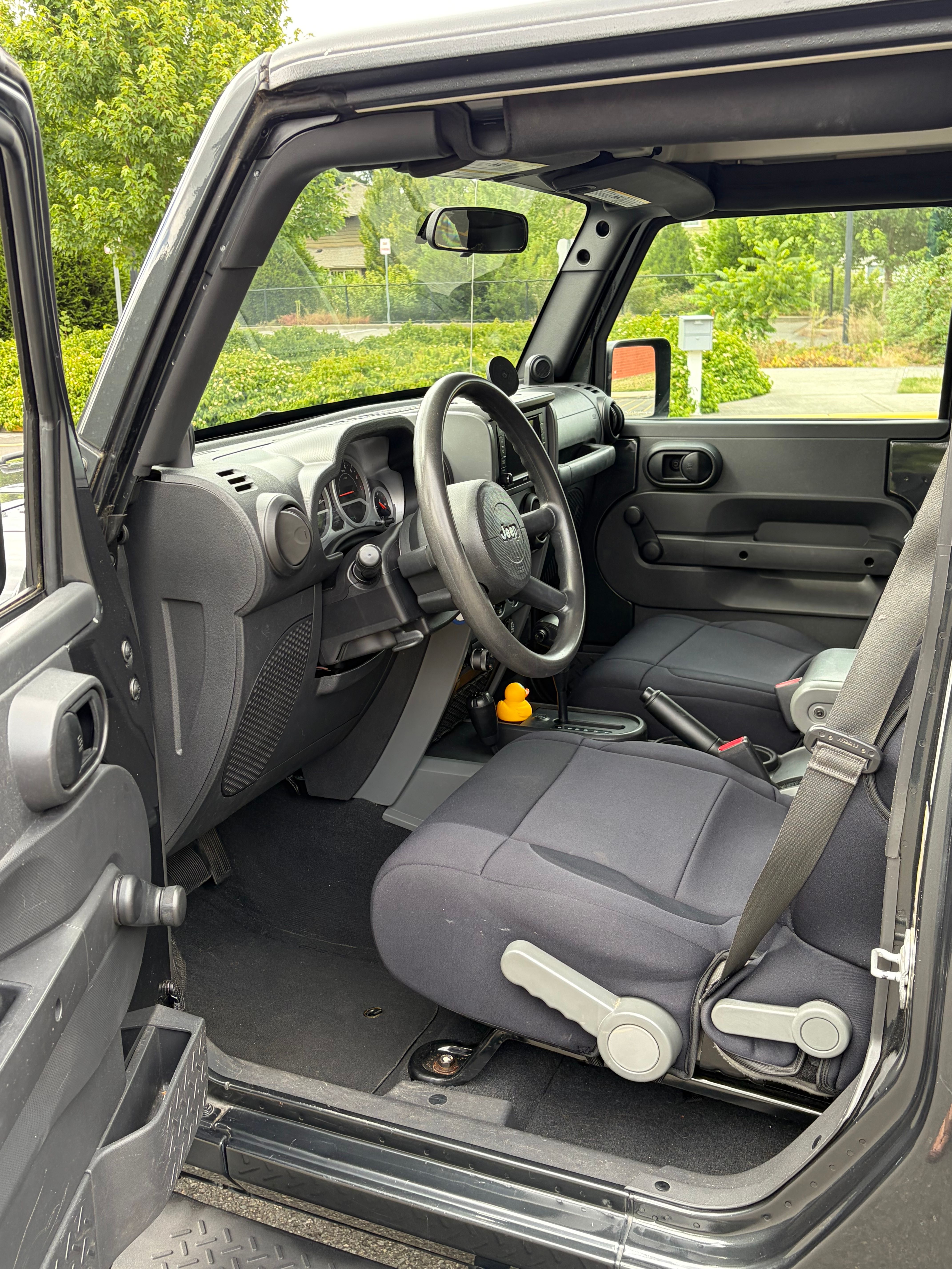 Used 2010 Jeep Wrangler Unlimited Sport AWD/4WD image 11