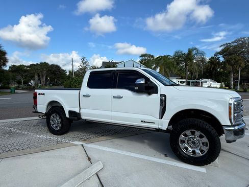 Used 2023 Ford F250 Lariat w/ Lariat Ultimate Package AWD/4WD image 4