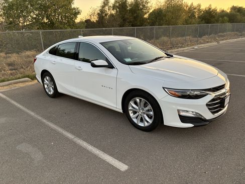 Used 2025 Chevrolet Malibu LT FWD image 5