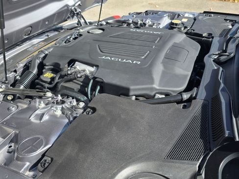 Used 2022 Jaguar F-TYPE R image 10