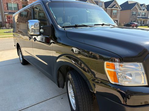 Used 2017 Nissan NV 3500 S w/ Power Package image 4