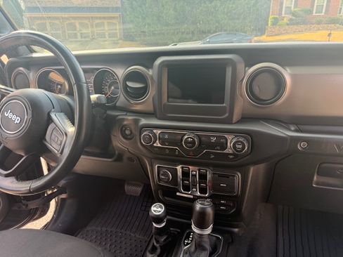 Used 2020 Jeep Wrangler Unlimited Sport S image 10