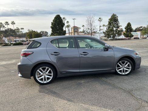 Used 2017 Lexus CT 200h w/ Seat Comfort Package image 5