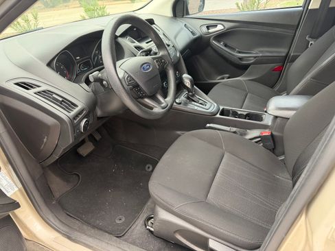 Used 2017 Ford Focus SE image 8