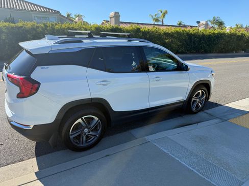 Used 2018 GMC Terrain SLT w/ Preferred Package FWD image 4