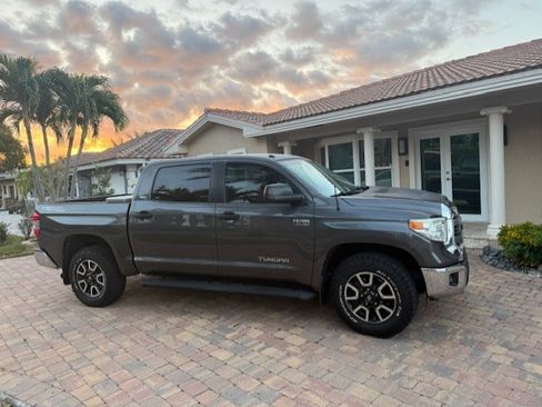 Used 2014 Toyota Tundra SR5 image 4