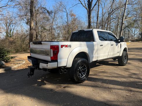 Used 2017 Ford F250 Platinum w/ Platinum Ultimate Package image 5